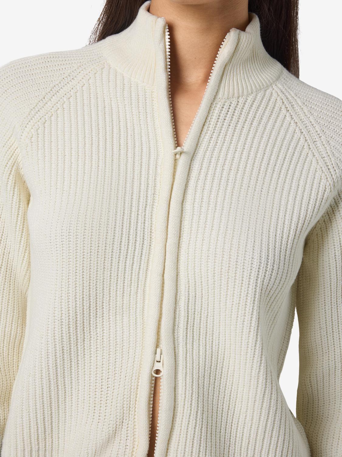 model_shot-detail